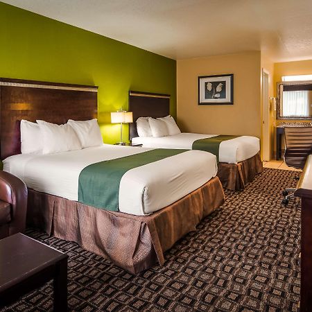 ชัวร์สเตย์ โฮเต็ล บาย เบสต์เวสเทิร์น ฟอเรสวิลล์ Hotel Floresville ภายนอก รูปภาพ